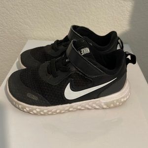 Nike Revolution - size 8C - worn/used